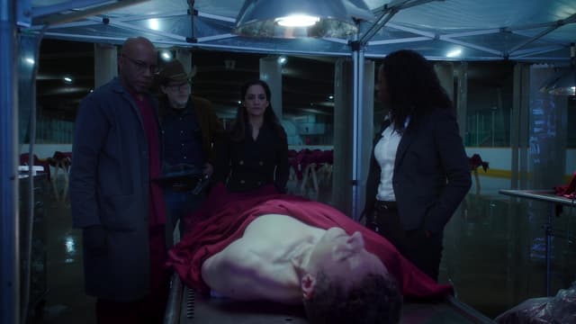 S02:E03 - Walk the Line