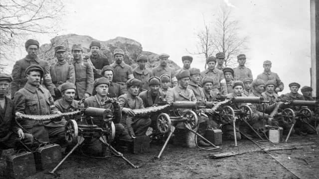 S02:E01 - Deadliest Sniper / Wojtek the Bear