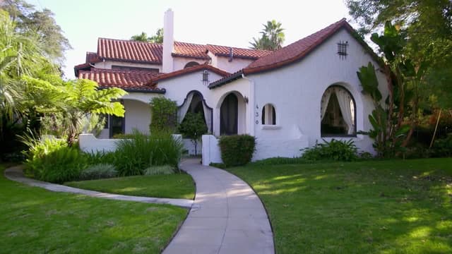 S03:E03 - 1930 Simple Spanish Bungalow