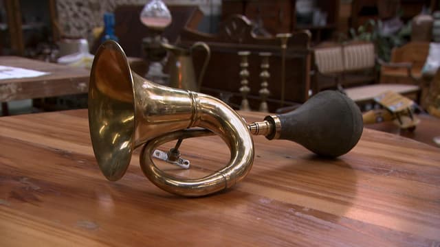 S19:E01 - Charles Hanson and Christina Trevanion, Day 1