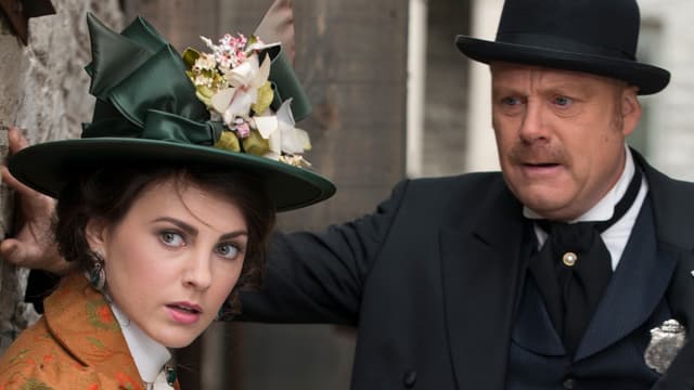 S08:E14 - Toronto's Girl Problem