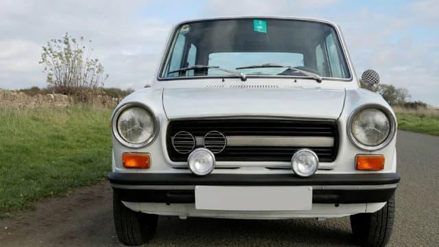 S01:E09 - The Incredible Story of Italy’s Attempt to Take on Mini - Autobianchi A112 (1977) + the Clever Little Honda America Loved and Britain Ignored - Honda CRX 1.6Vi VETEC (1991)