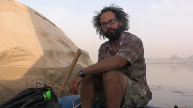 S01:E06 - Varanasi