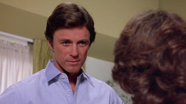 S03:E22 - The Harts Strike Out