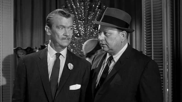 S01:E12 - Hazel's Christmas Shopping