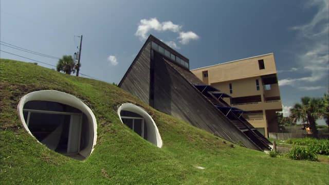 S02:E09 - Flashlight, Triangles, Holes