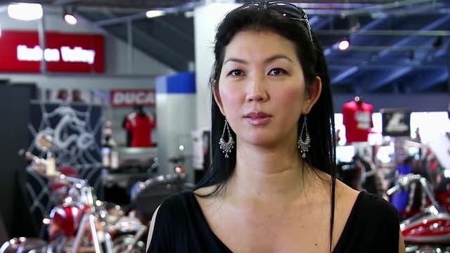 S06:E20 - Jeanette Lee Black Widow Bike