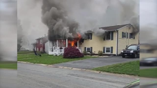 S02:E01 - Don't You Be My Neighbor