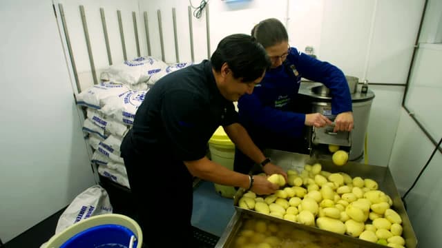 T15:C24 - S15:E24 - Fish & Chips With Craig Maw