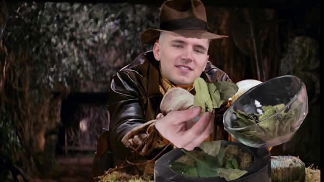 S02:E08 - Chilli Jam Factory Visit