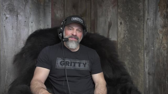 S01:E10 - Spring Bear Hunting With Brian Call