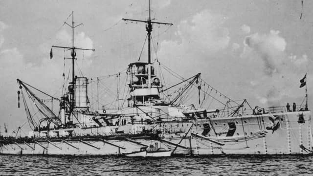S01:E02 - The Mighty Dreadnoughts: Monster Warships of WWI