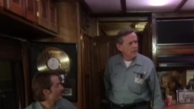S01:E09 - He's Making a List, Checking It Twice