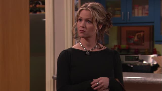 S01:E13 - The Cheerleading Incident