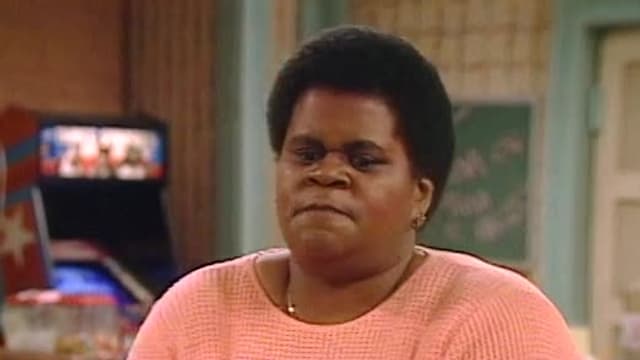 S01:E10 - Dueling Menus