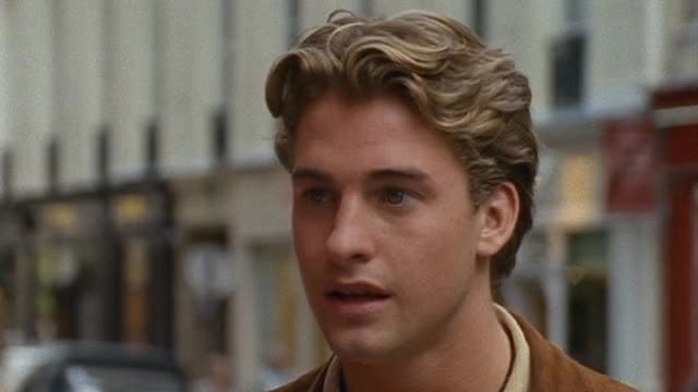 S01:E12 - Fashion Victim
