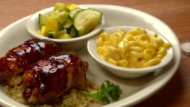 S06:E02 - Comfort Food in H-Town