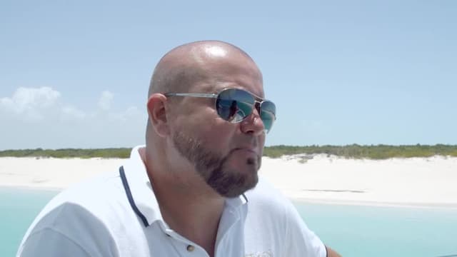 S01:E05 - Algarve & Parrot Cay (Turks & Caicos Islands)