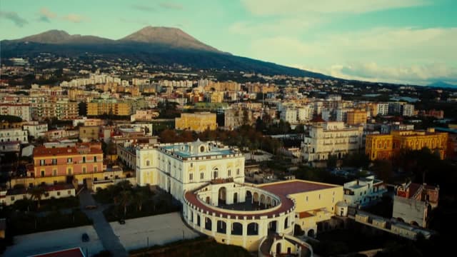 S01:E04 - Torre Del Greco