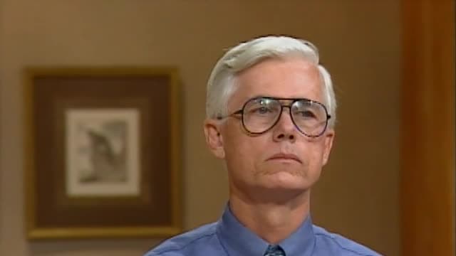 S01:E32 - Dog Escapes Overnight / Cat Fight, Cat Fight