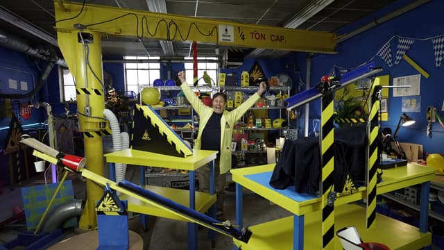 Watch Science Max S03:E301 - Rube Goldberg Machine - Free TV Shows | Tubi