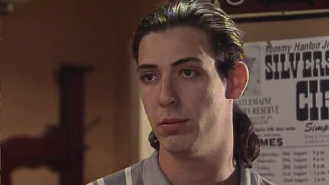 S01:E05 - Waiting for Apples