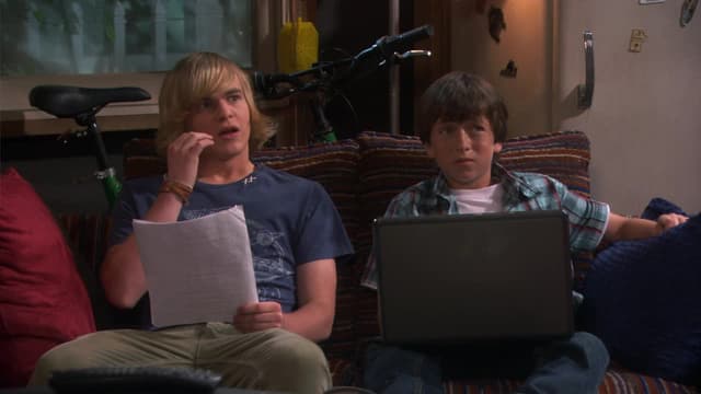 S03:E08 - United Front