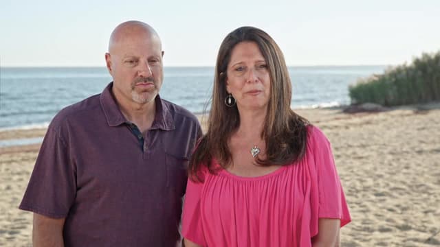 S08:E06 - South Shore Waterfront Home