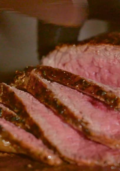 S01:E01 - Santa Maria Tri Tip, Home Wrecker Sausages, Prehistoric Salsa and Jurassic Beans! poster