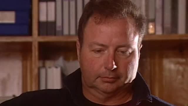 S01:E33 - Friends and Family