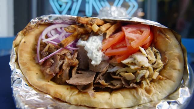 S05:E10 - Food Paradise XL