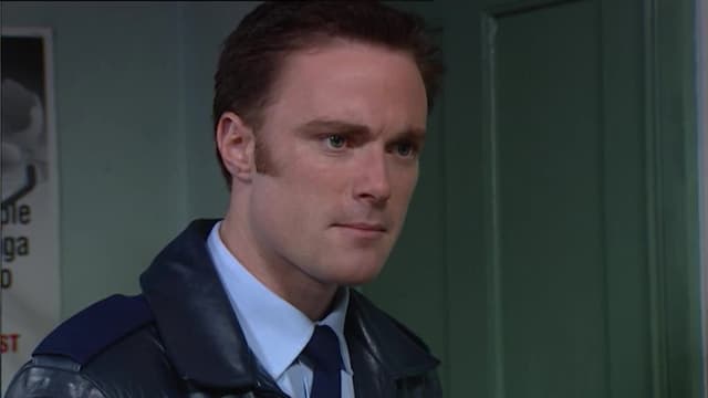 S09:É27 - S09:E27 - Who Can You Trust?
