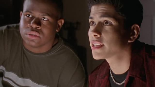 S01:E03 - The Howler