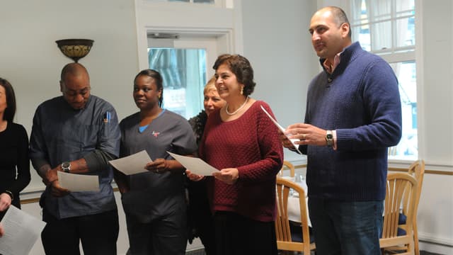 S03:E06 - Brick Hotel