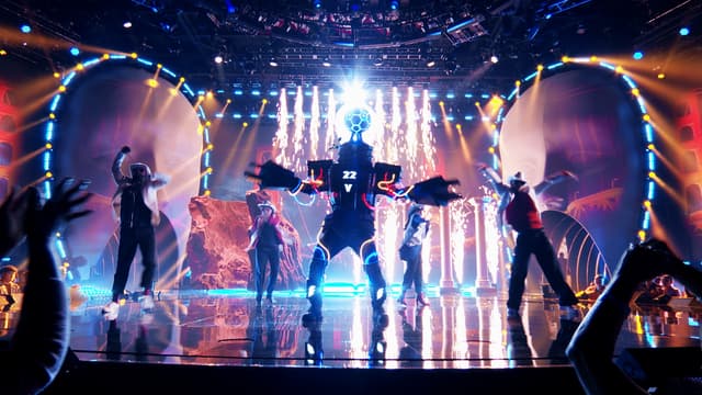 S14:E05 - Red, White and Clue Celebration of America's 250th Birthday