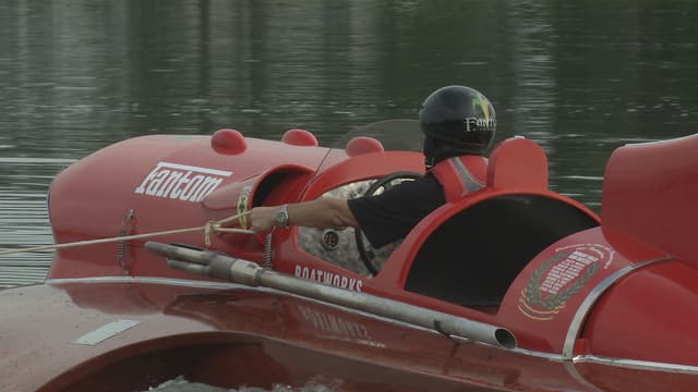 S02:E14 - Wet and Wild