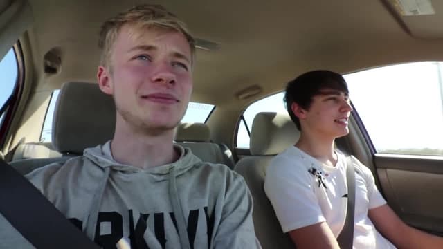 S07:E09 - Exploring Haunted Abandoned Hospital