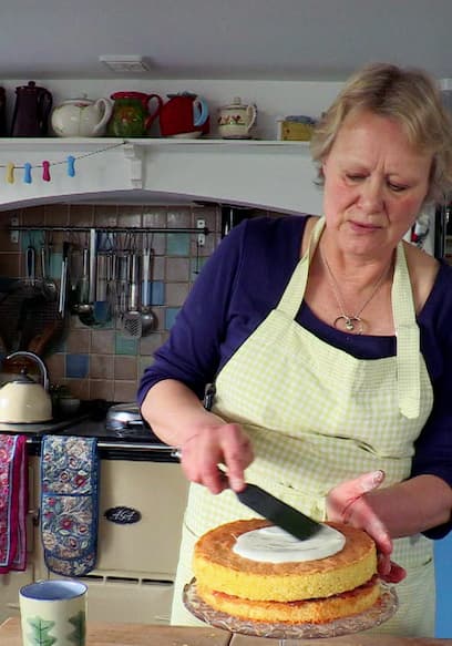 S01:E04 - Cake Bites: Classics, Fruity and Frugal poster