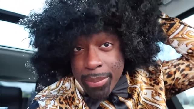 S301:E12 - A Prince Love: Pranks on Wife