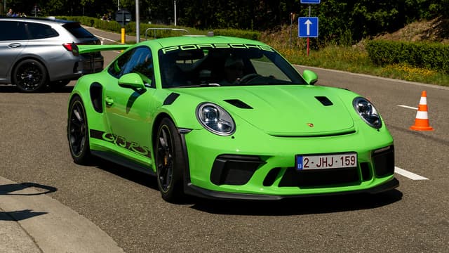 S01:E13 - Tuned Cars Put Their Power on Display