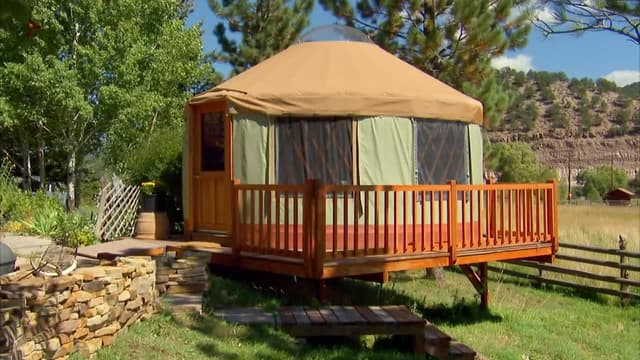 S04:E12 - Living Cozy in Colorado