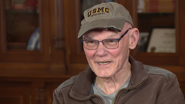 S08:E04 - Dems Started a Seventh String QB