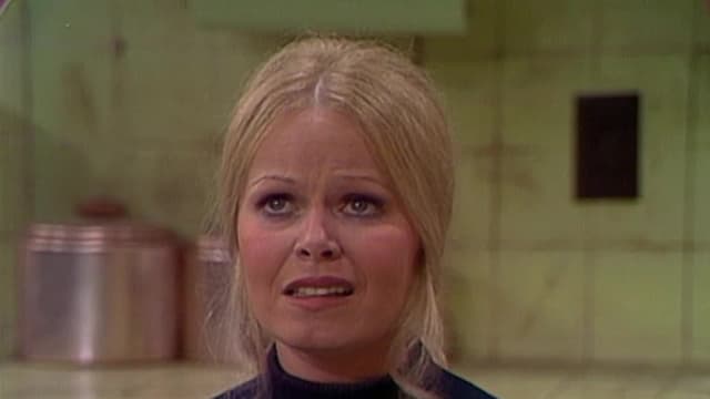 S03:E23 - Gloria, the Victim