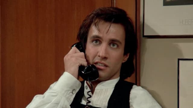 S02:E07 - Falling in Love Is...