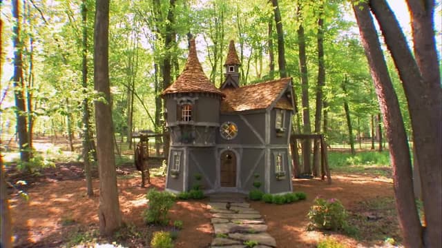 S01:E02 - Fairytale Castle Playhouse