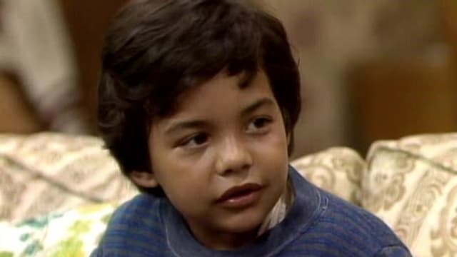 S01:E13 - The New Kid