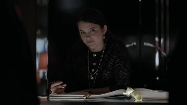 S01:E04 - Two Handkerchiefs