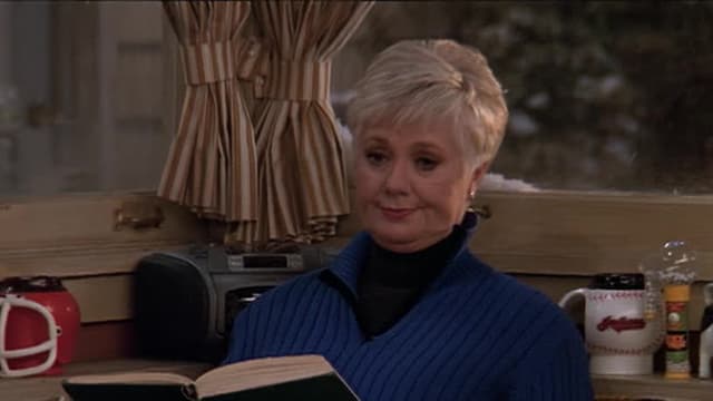 S04:E12 - Drew Dates a Senior