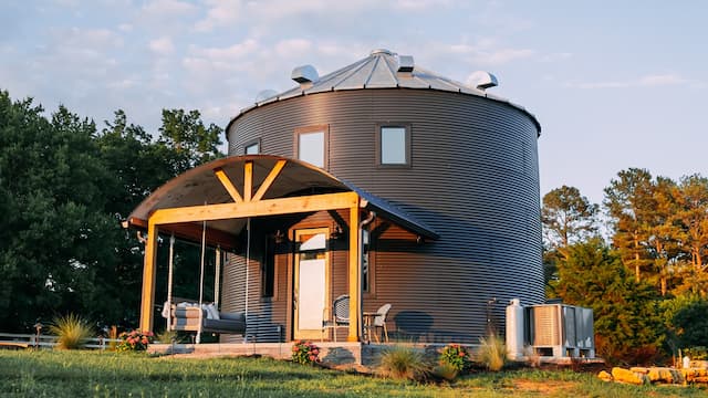 S04:E01 - Sensational Silos & Small Southern Sojourns
