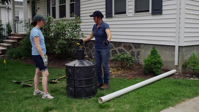S23:E06 - Gutter Runoff, Replace Ceiling Fan